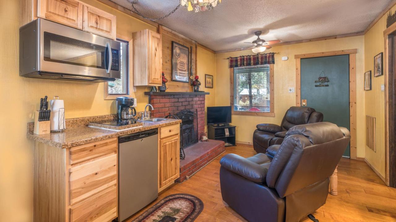 Whispering Pine Holiday home *