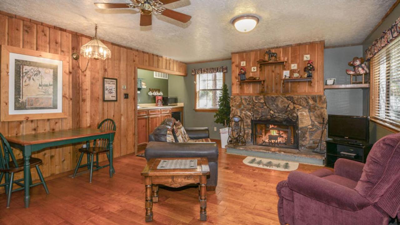 Holiday home Whispering Pine