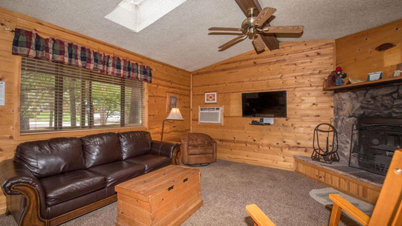 Whispering Pine Holiday home *